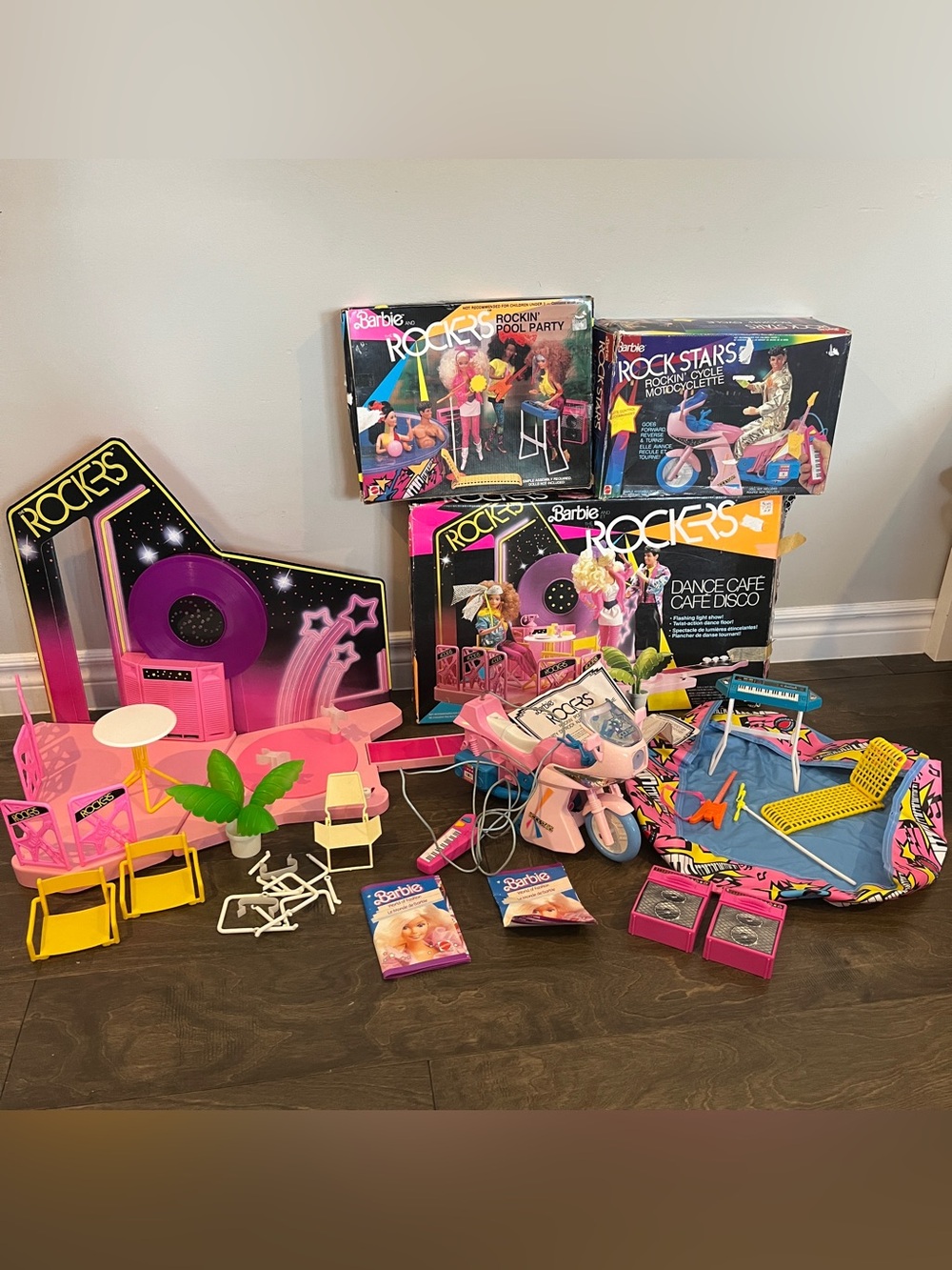 Vtg Barbie & The Rockers Incomplete Playset Lot Doll Rockin Cycle Pool Cafe Box
